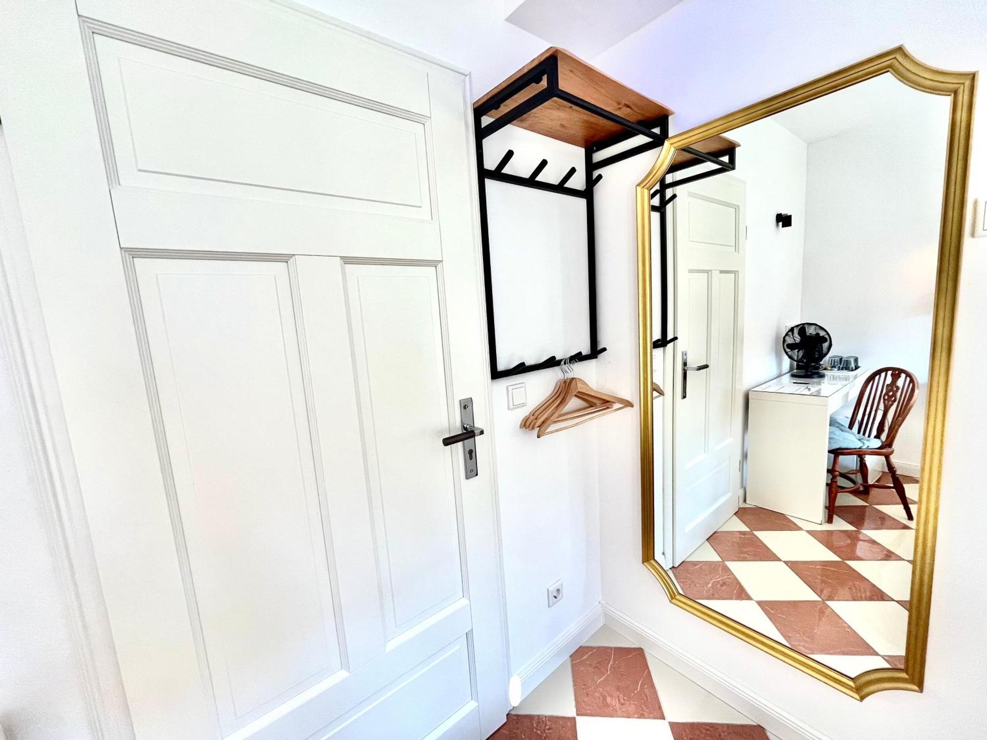 Orchard Frankfurt Bed & Breakfast