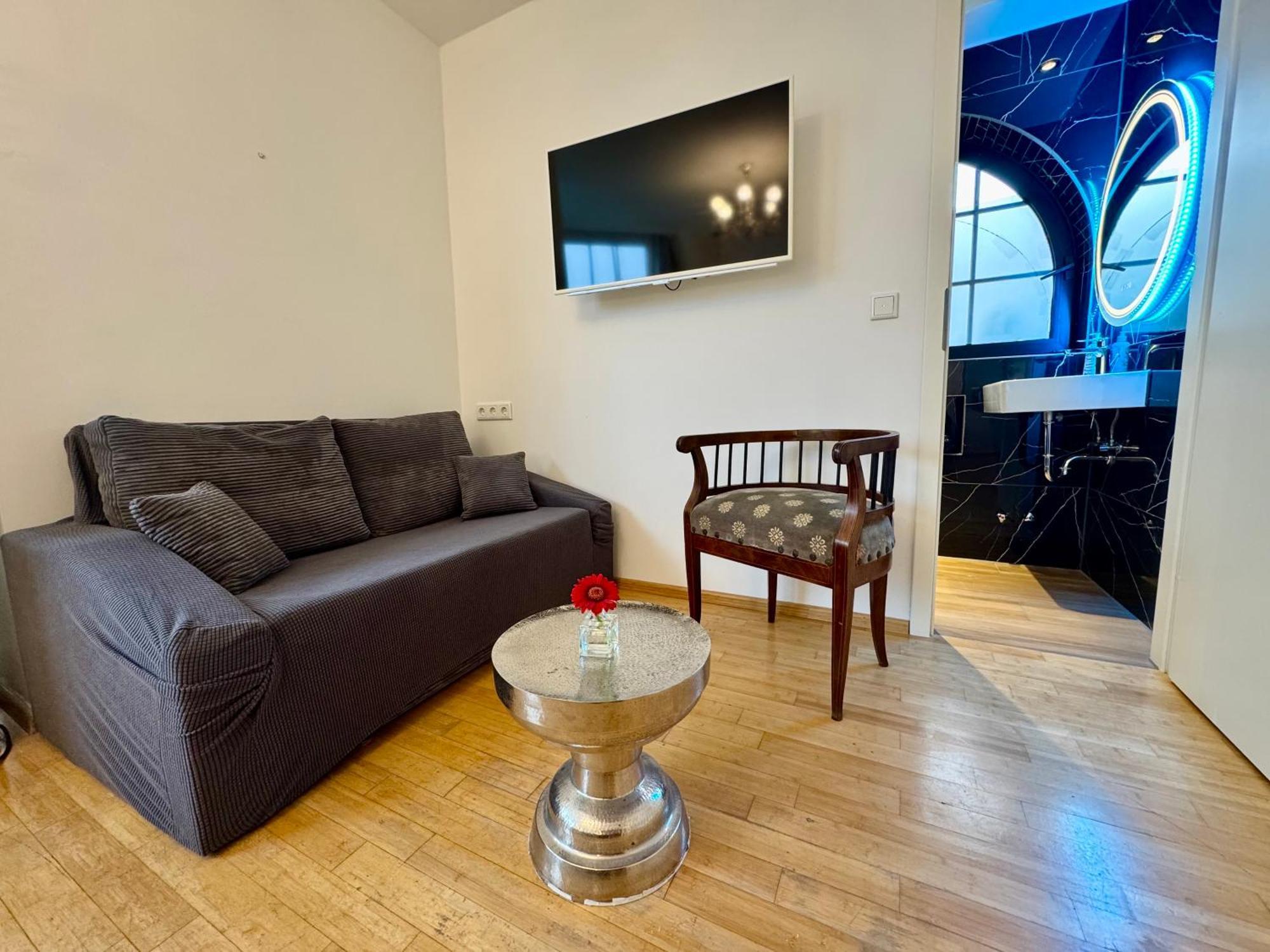 Orchard Frankfurt Bed & Breakfast 5*