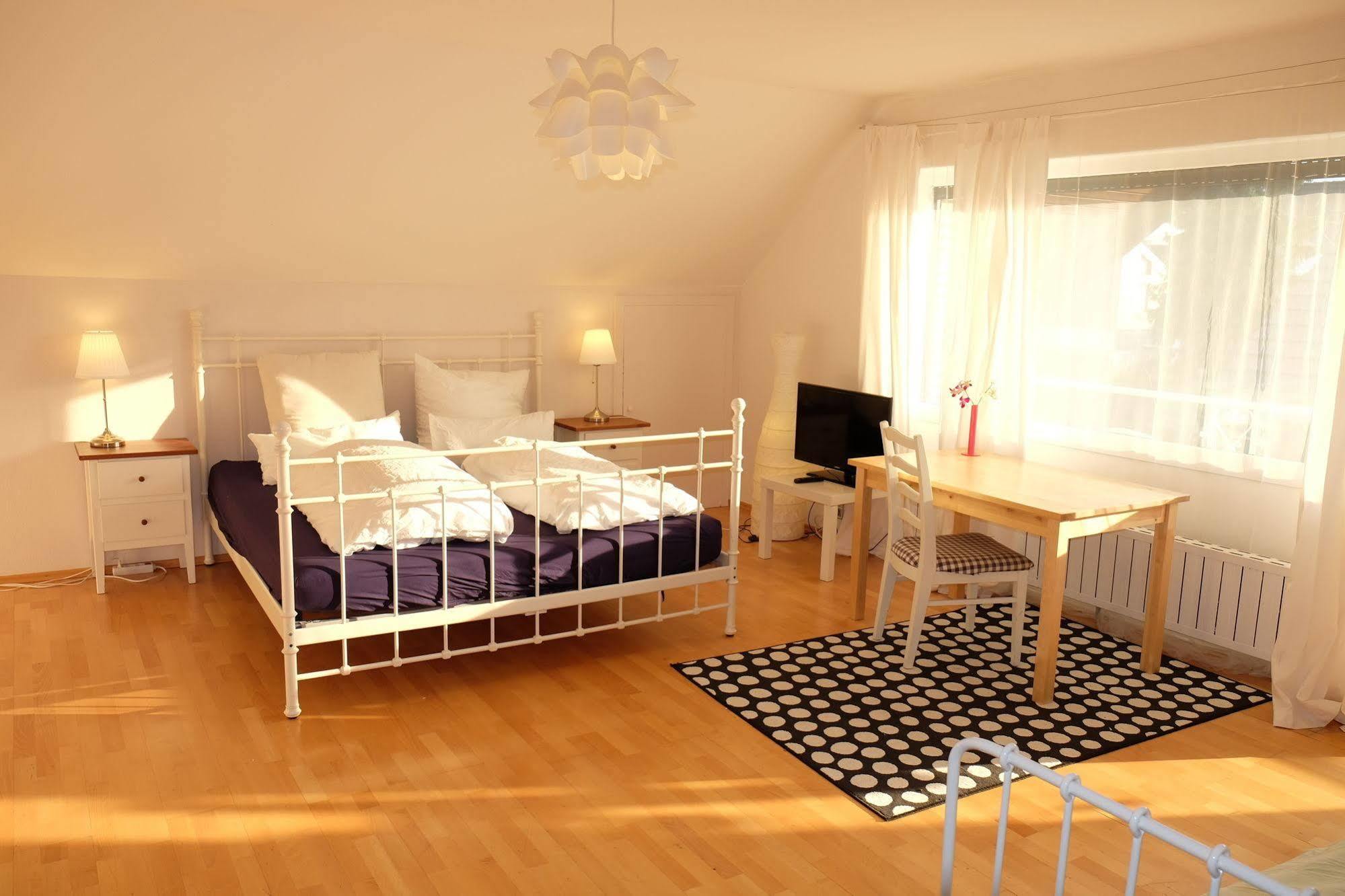 Orchard Frankfurt Bed & Breakfast